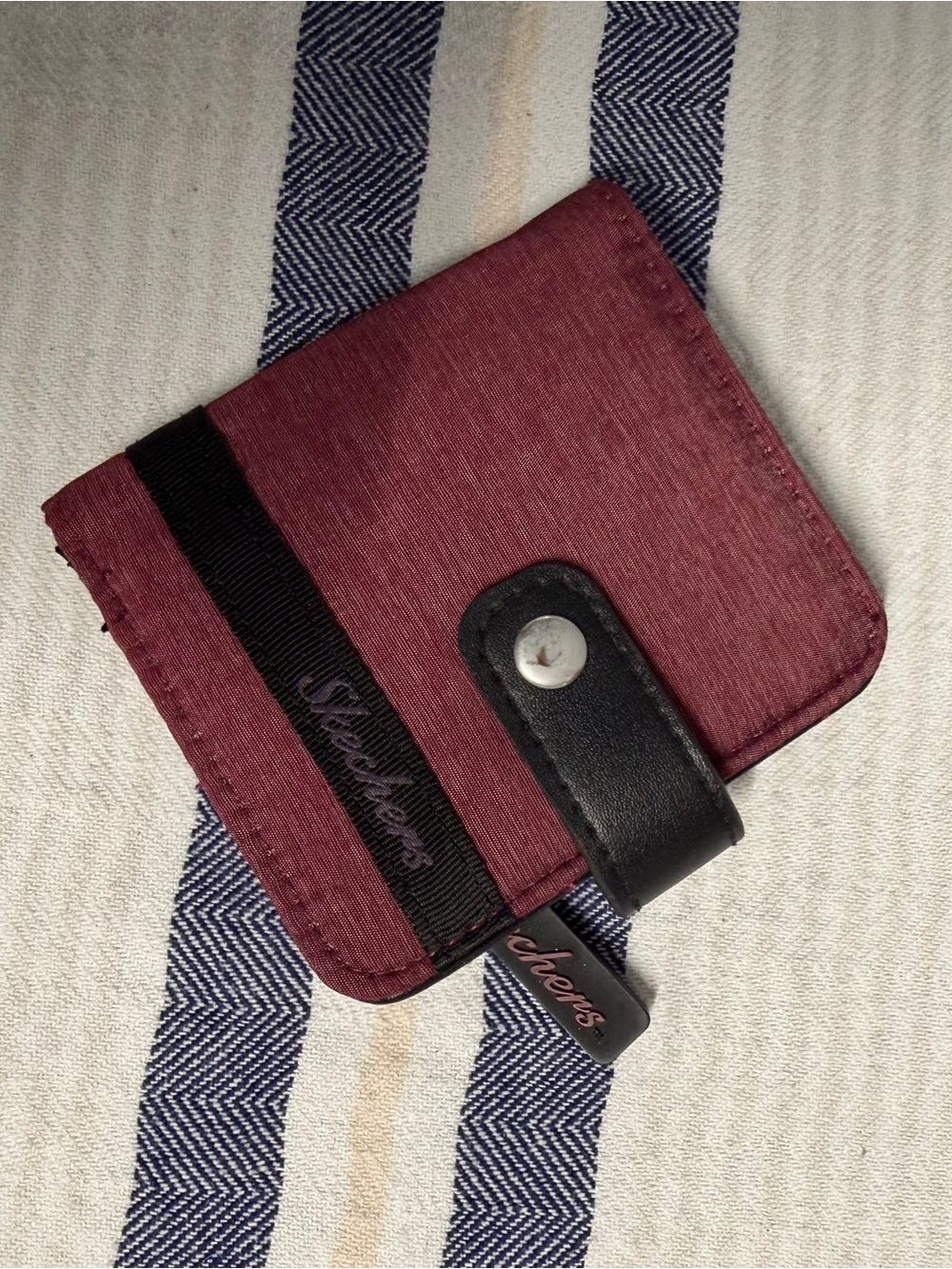 Skechers Trifold Wallet Burgundy Black Card Holder ID Organizer Compact Wallet